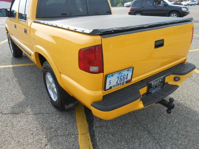 2003 Chevrolet S10 C300 Luxury Sedan 4D