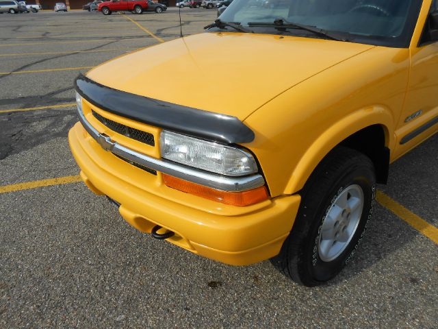 2003 Chevrolet S10 C300 Luxury Sedan 4D