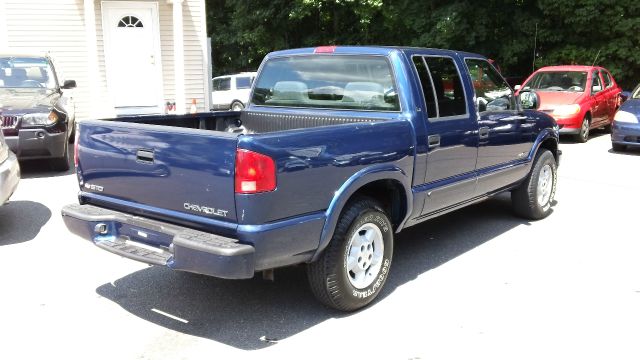 2003 Chevrolet S10 C300 Luxury Sedan 4D