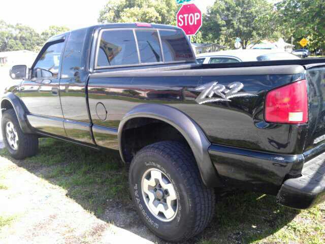 2003 Chevrolet S10 Base