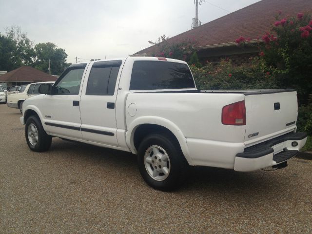 2003 Chevrolet S10 C300 Luxury Sedan 4D