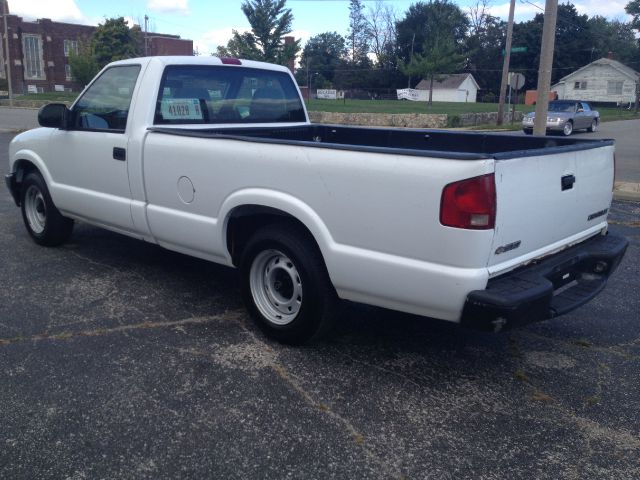 2003 Chevrolet S10 Short Box Standard