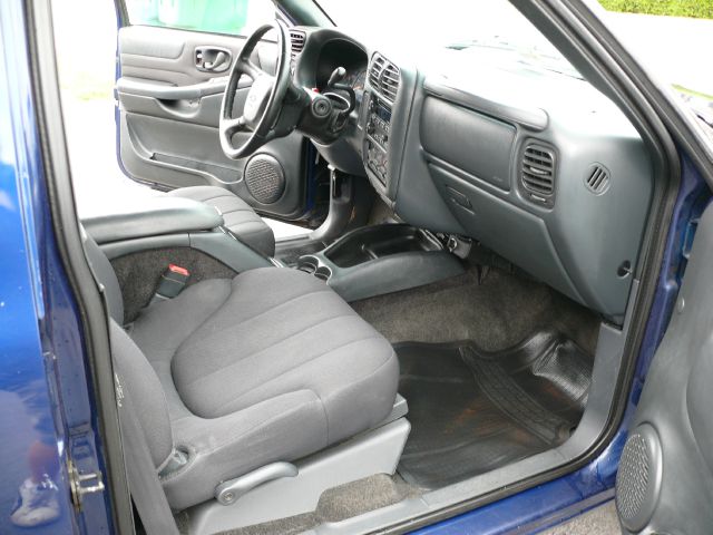 2003 Chevrolet S10 C300 Luxury Sedan 4D