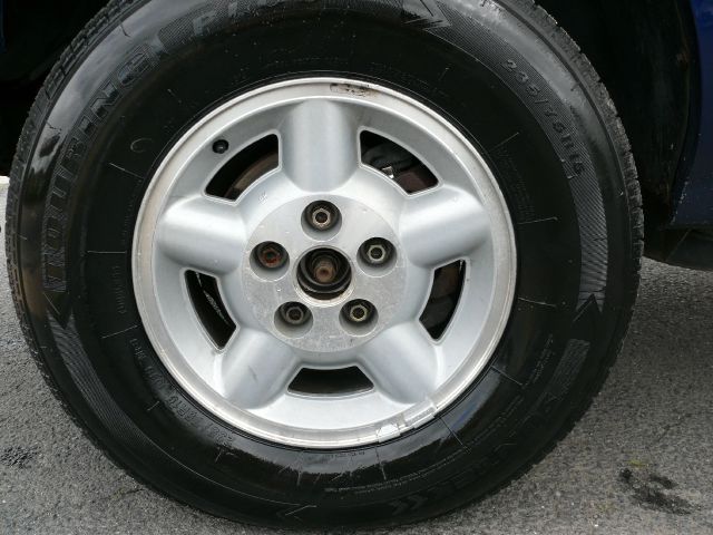 2003 Chevrolet S10 C300 Luxury Sedan 4D