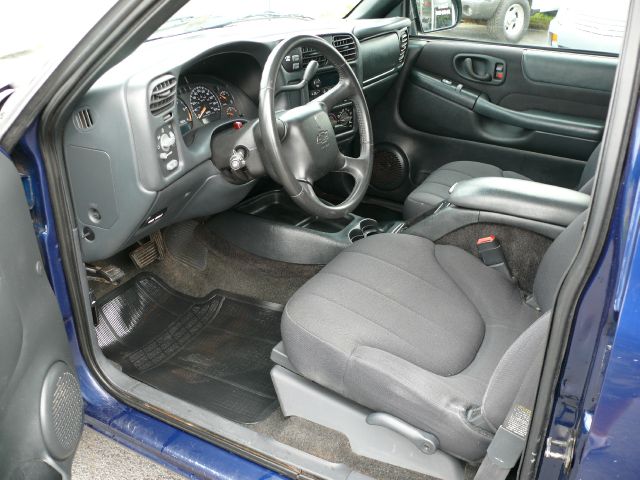 2003 Chevrolet S10 C300 Luxury Sedan 4D