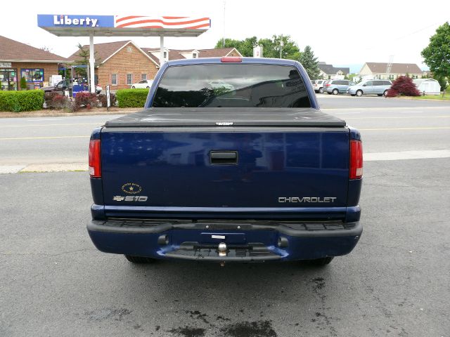 2003 Chevrolet S10 C300 Luxury Sedan 4D
