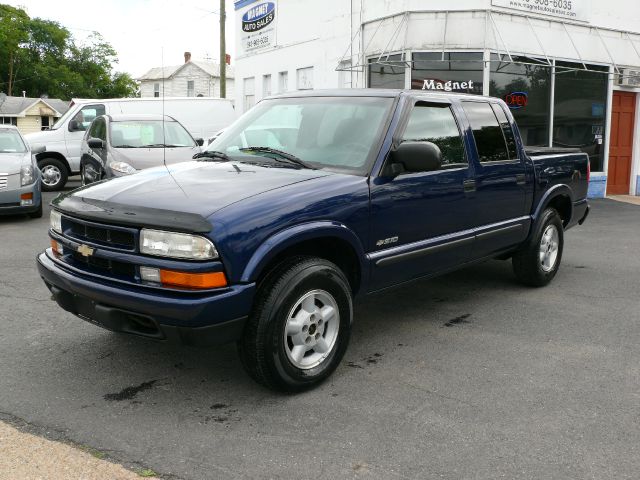 2003 Chevrolet S10 C300 Luxury Sedan 4D