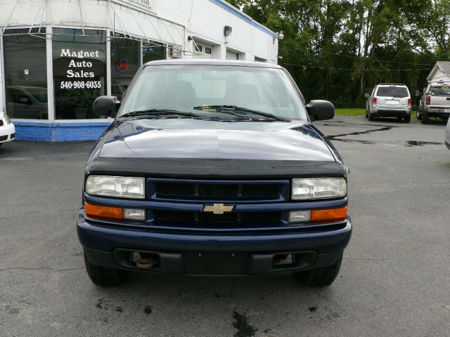 2003 Chevrolet S10 C300 Luxury Sedan 4D