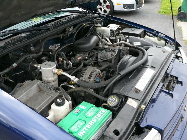 2003 Chevrolet S10 C300 Luxury Sedan 4D