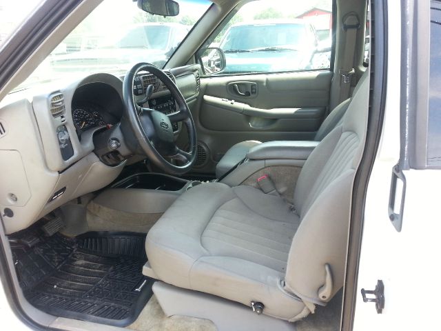 2003 Chevrolet S10 Handicap Lift And Control Leg 1 Owner