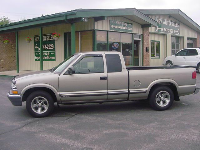 2003 Chevrolet S10 4dr Sdn Auto GLS w/XM
