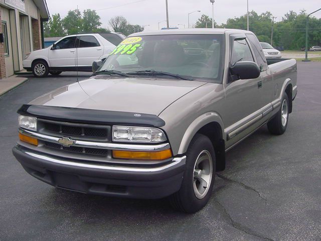 2003 Chevrolet S10 4dr Sdn Auto GLS w/XM