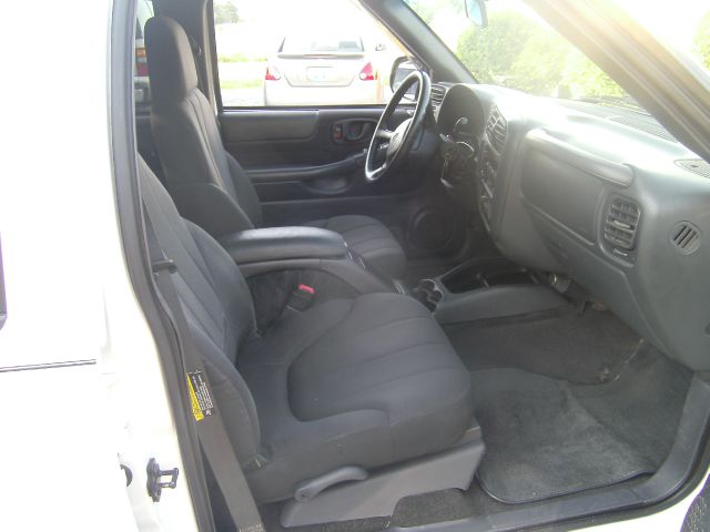 2003 Chevrolet S10 C300 Luxury Sedan 4D