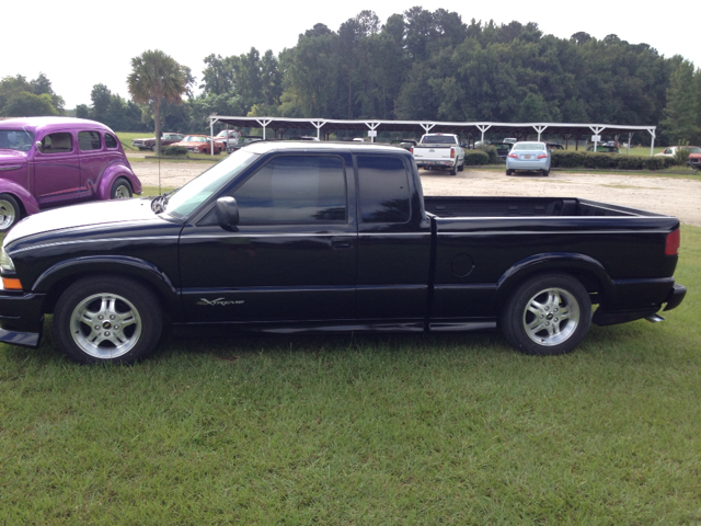 2002 Chevrolet S10 Pickup 4dr Sdn Auto GLS w/XM