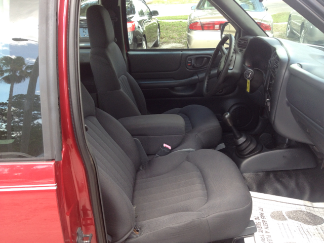 2003 Chevrolet S10 Pickup 4dr Sdn Auto GLS w/XM