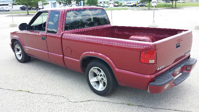 2003 Chevrolet S10 Pickup 4dr Sdn Auto GLS w/XM