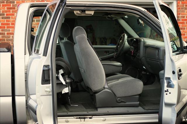 2004 Chevrolet Sierra Unknown