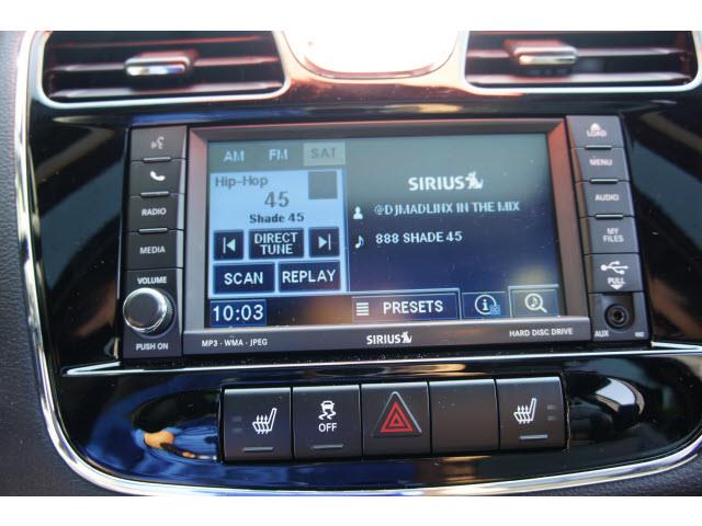 2011 Chrysler 200 SLT 25