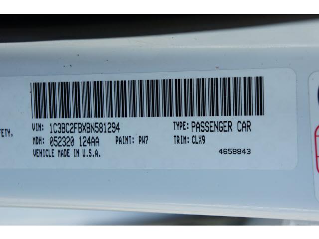 2011 Chrysler 200 SLT 25