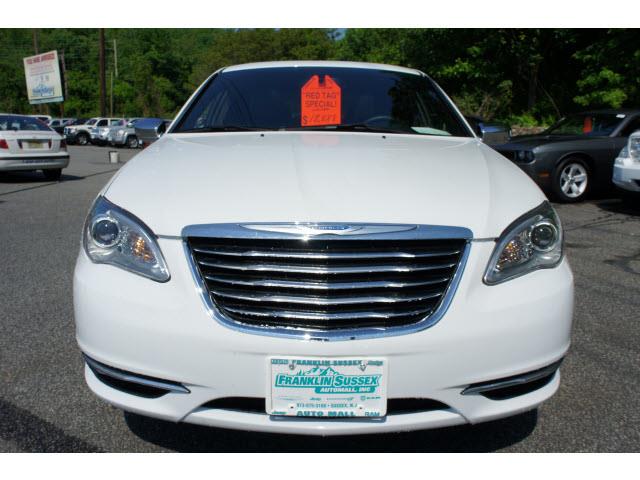 2011 Chrysler 200 SLT 25