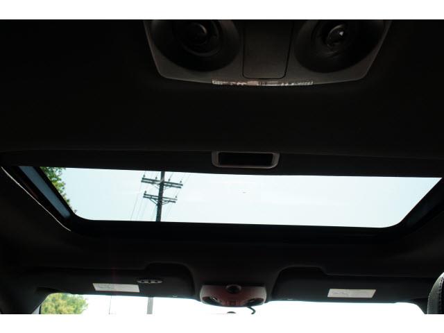 2011 Chrysler 200 SLT 25