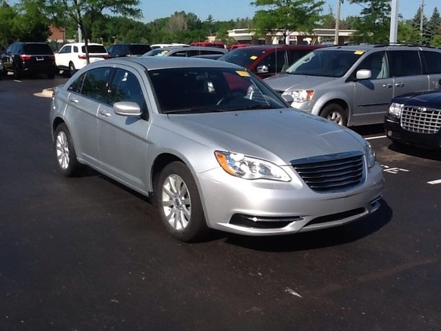 2011 Chrysler 200 LS Flex Fuel 4x4 This Is One Of Our Best Bargains