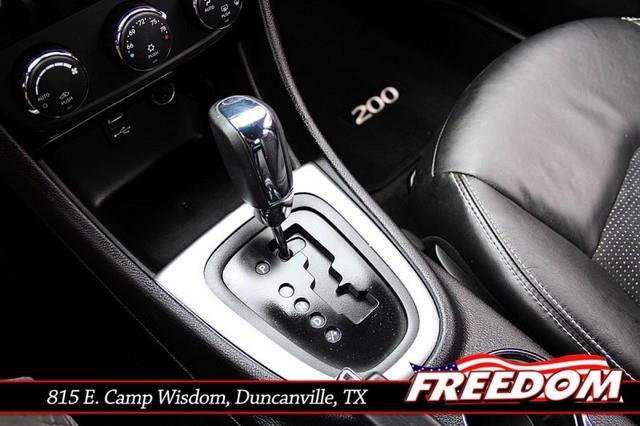 2011 Chrysler 200 Unknown