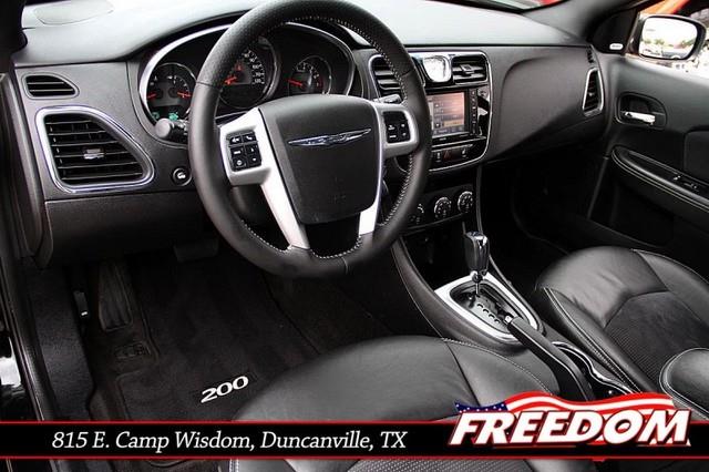 2011 Chrysler 200 Unknown