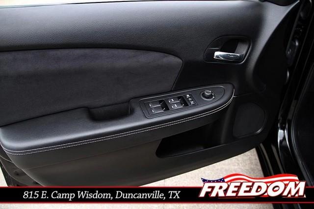 2011 Chrysler 200 Unknown