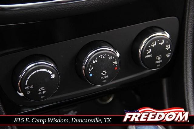 2011 Chrysler 200 Unknown