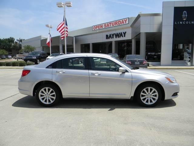 2012 Chrysler 200 4dr Sdn Auto