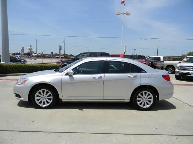 2012 Chrysler 200 4dr Sdn Auto