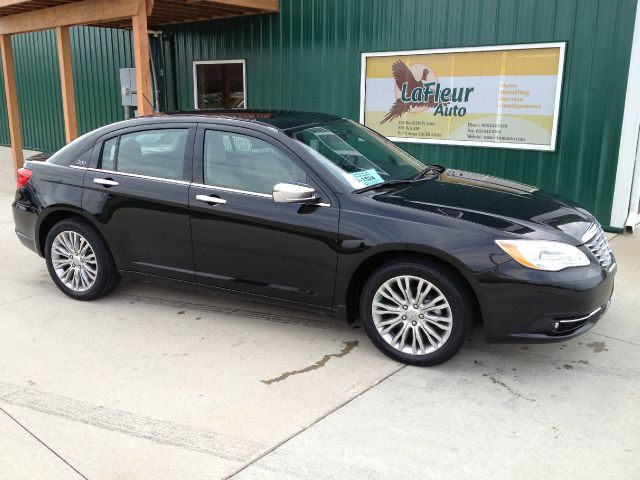 2012 Chrysler 200 SLT 25