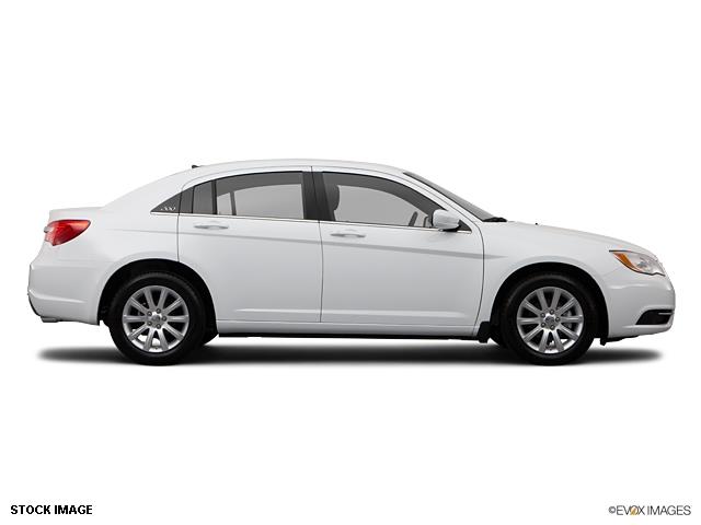 2012 Chrysler 200 Unknown