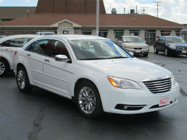 2012 Chrysler 200 SLT 25