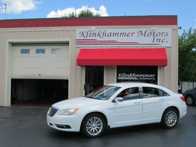2012 Chrysler 200 SLT 25