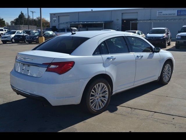 2012 Chrysler 200 SLT 25