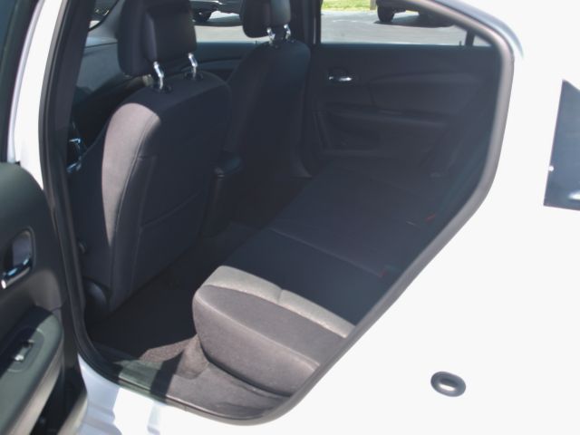 2012 Chrysler 200 SLT 25