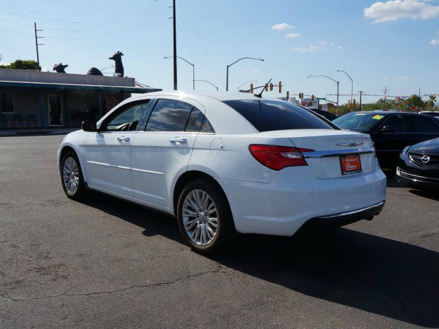 2012 Chrysler 200 SLT 25