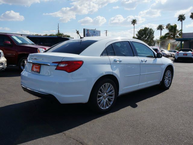 2012 Chrysler 200 SLT 25