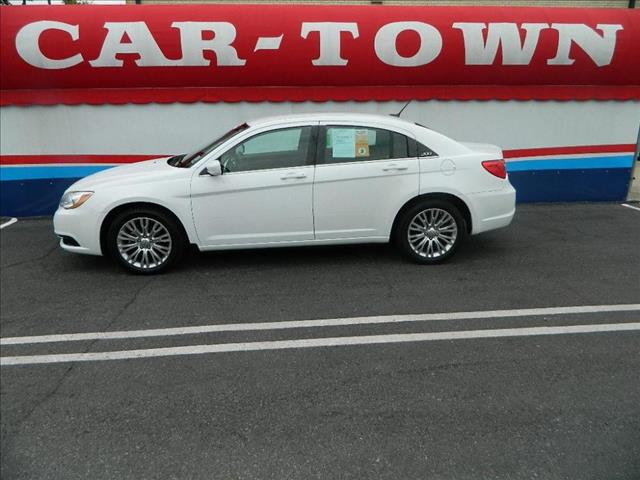 2012 Chrysler 200 Unknown