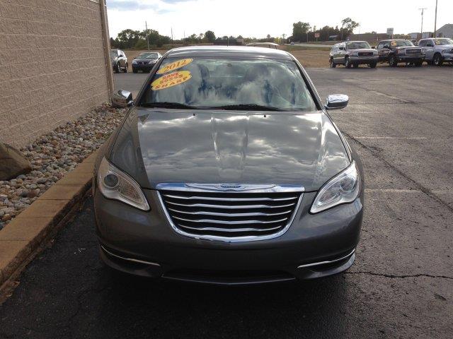 2012 Chrysler 200 SLT 25