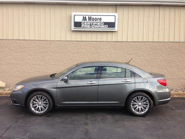 2012 Chrysler 200 SLT 25