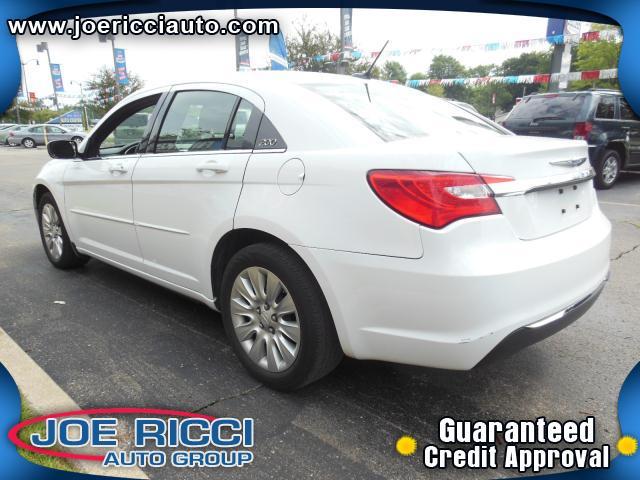 2012 Chrysler 200 5DR WGN AUTO (natl) Wagon