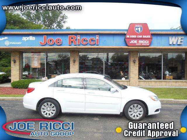 2012 Chrysler 200 5DR WGN AUTO (natl) Wagon