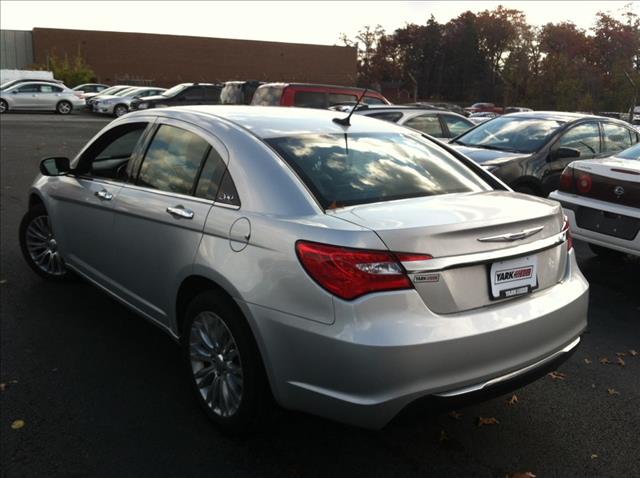 2012 Chrysler 200 SLT 25