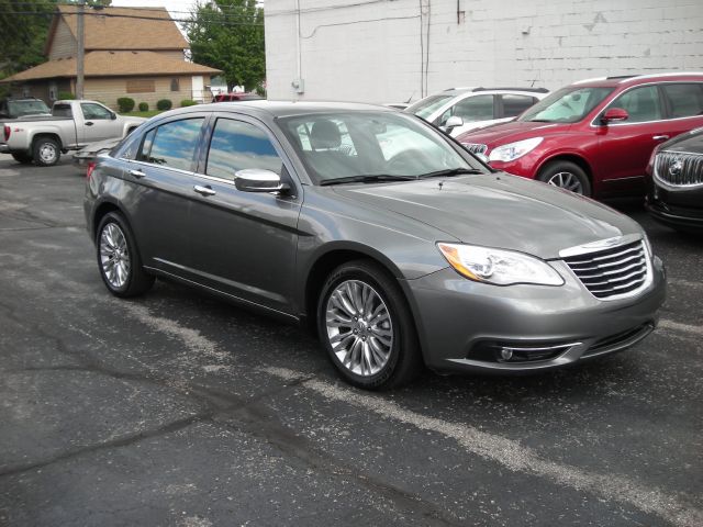 2012 Chrysler 200 SLT 25