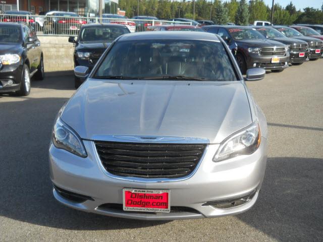 2013 Chrysler 200 SLT 25
