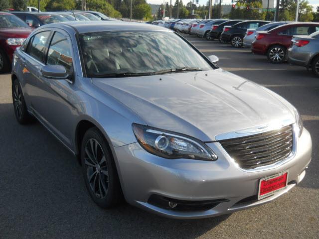 2013 Chrysler 200 SLT 25