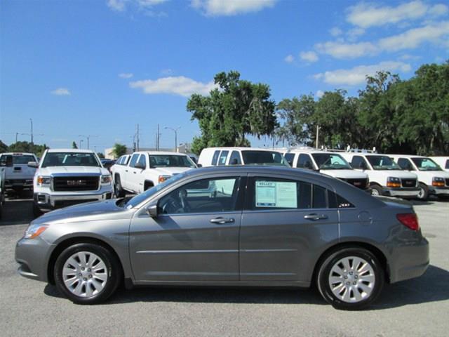 2013 Chrysler 200 4DR SE (roof)